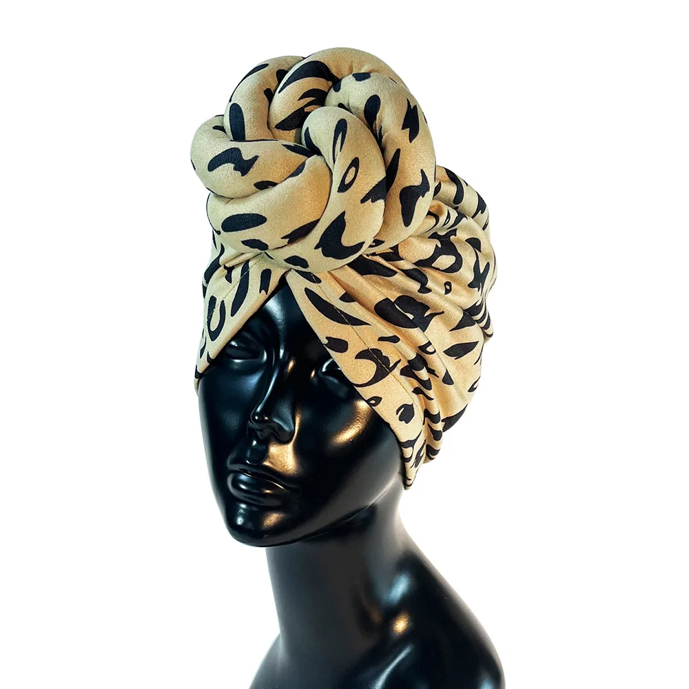 Женская шапка с