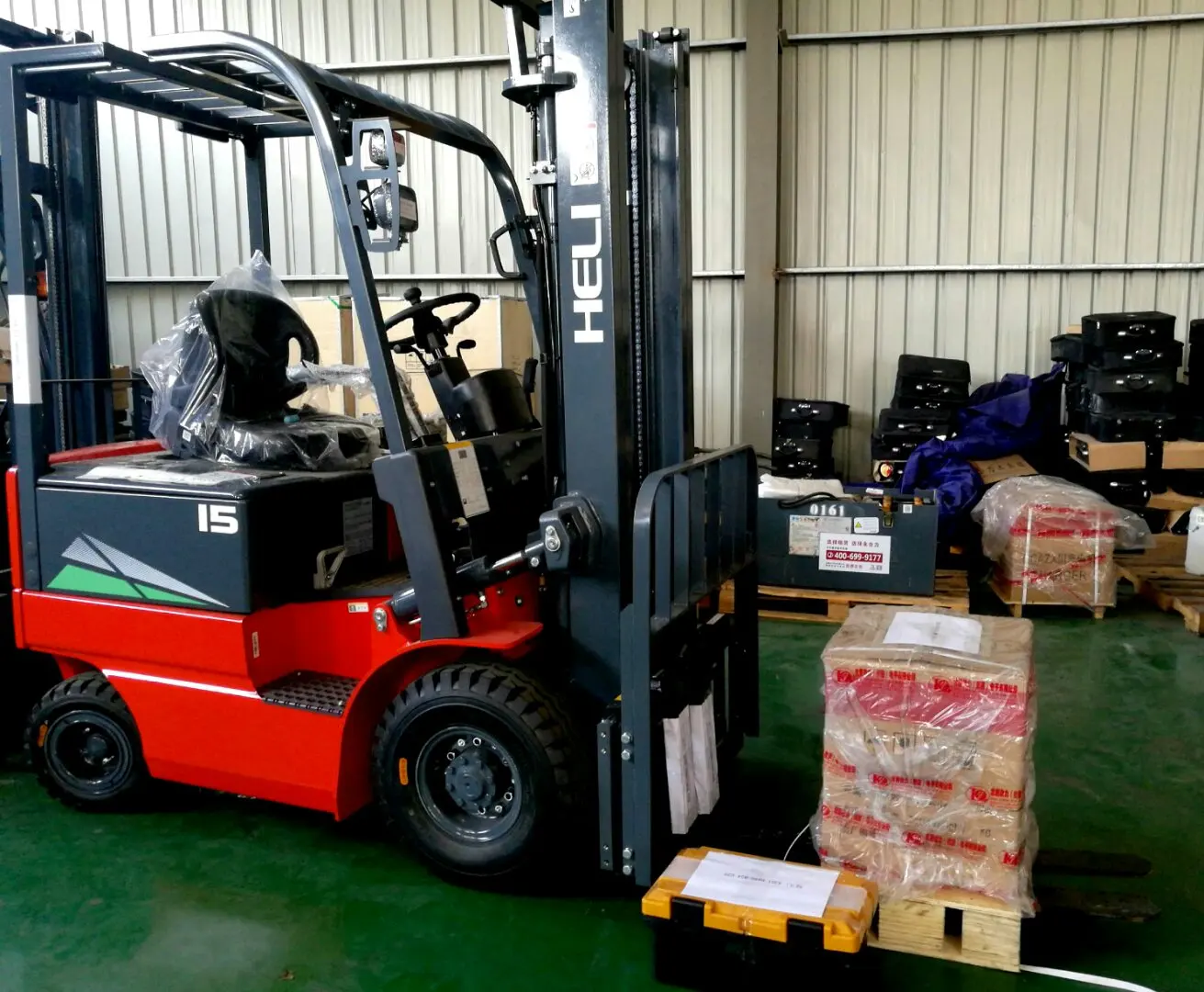 Electric Forklift Cpd15/20gb2u Three Wheel 3000 To 4000 Lb Capacities