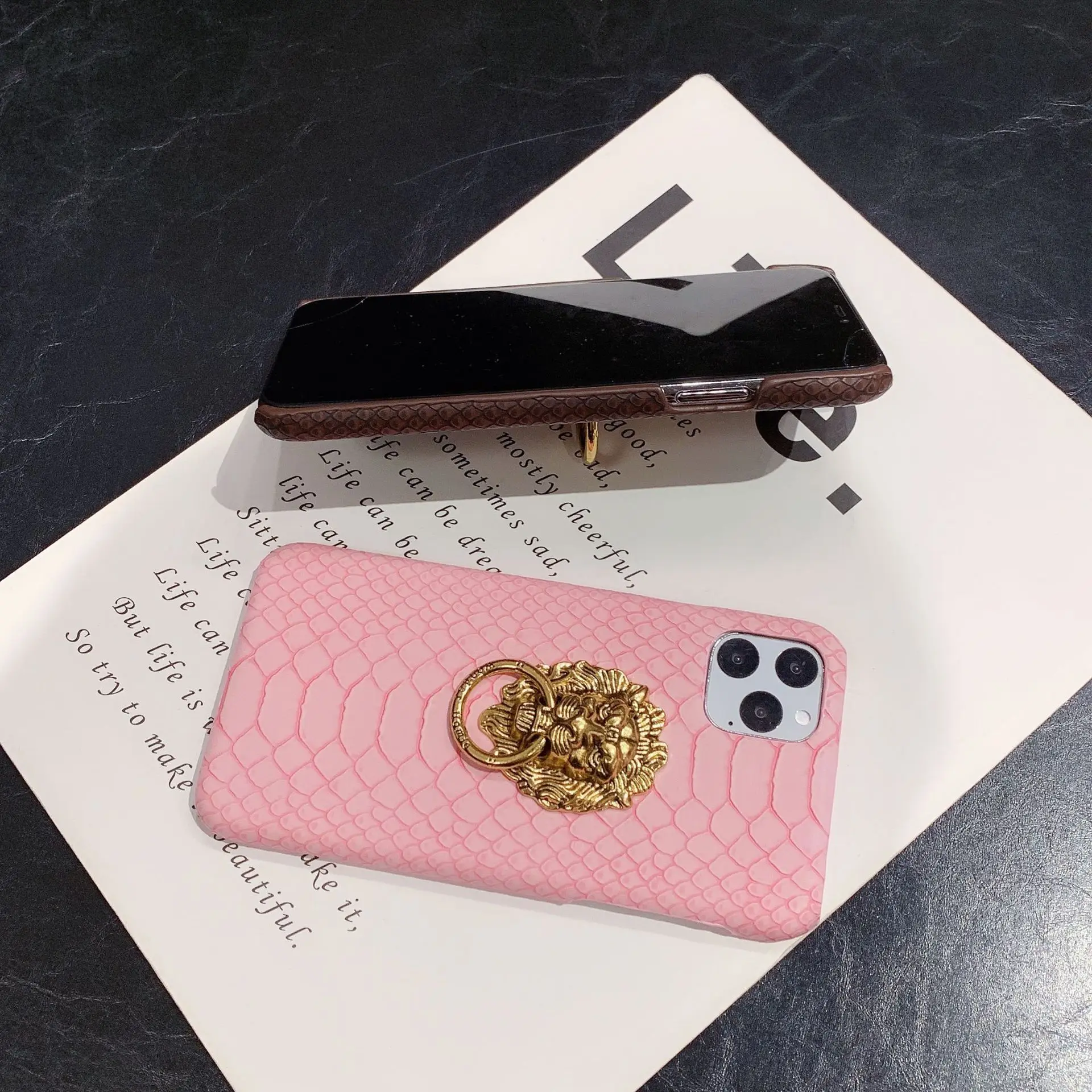 iPhone - Lion さん専用 Lion Head Knocker Phone Case for Iphone 16 - Durable & Stylish