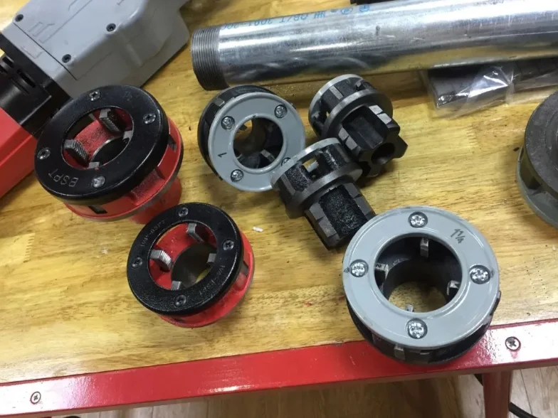 Прямая Продажа с завода оптовая продажа 2000 Вт мощность 26 об/мин без нагрузки NPT или BSPT Сантехнический инструмент портативный резьбовой