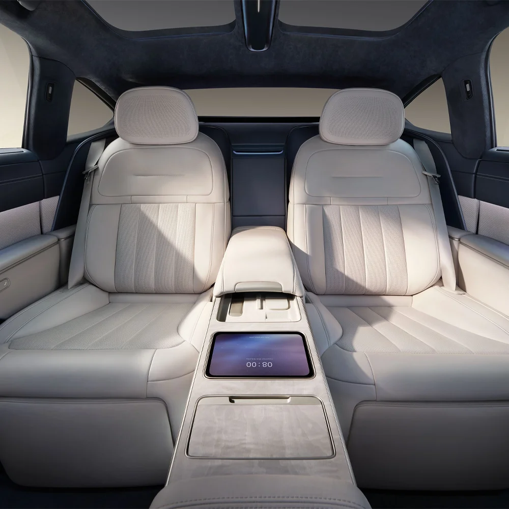 2024 NIO ET9 High-Performance Electric SUV Weilai New Energy Vehicle with 4WD Drive and Left Steering Made in China
