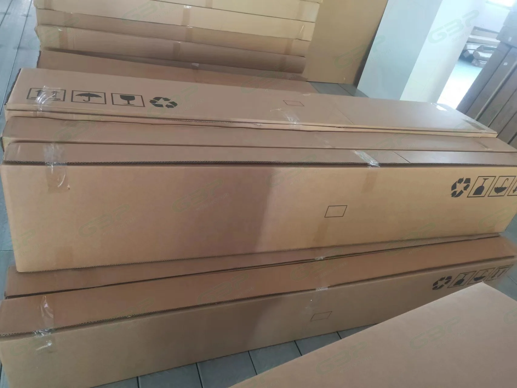 PANEL WITHOUT STRIP and LOGO OEM UNCERTAIN for VOLVO FH EUROPEAN TRUCK