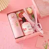 [Rosa] termo + crema de manos + jabón + flor