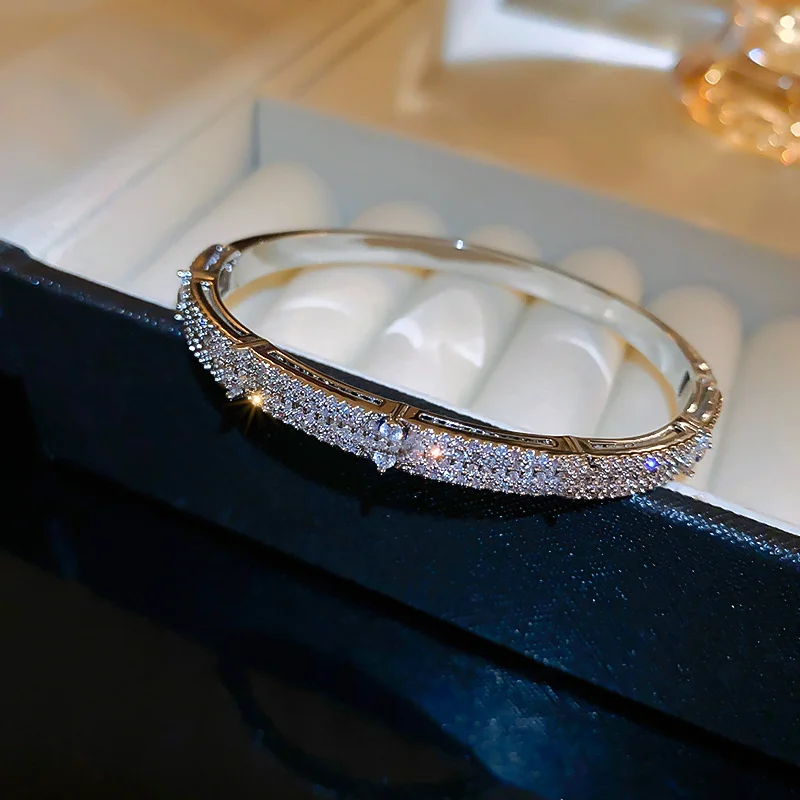Bracelet Femme Acier Inoxydable Plaqué Or 18 Carats - Marque Brillance Royale - Neuf Avec étiquettes