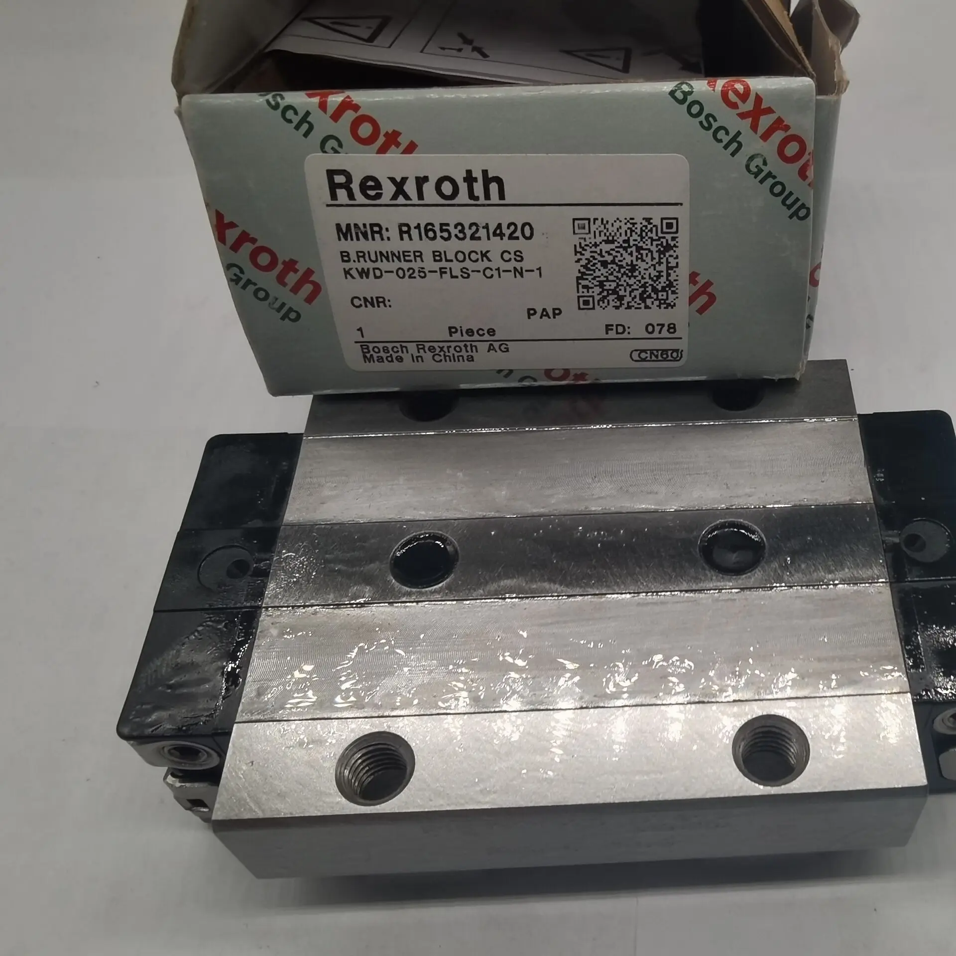 Original Rexroth Linear Motion Guide Block R165331420 R165332420 ...