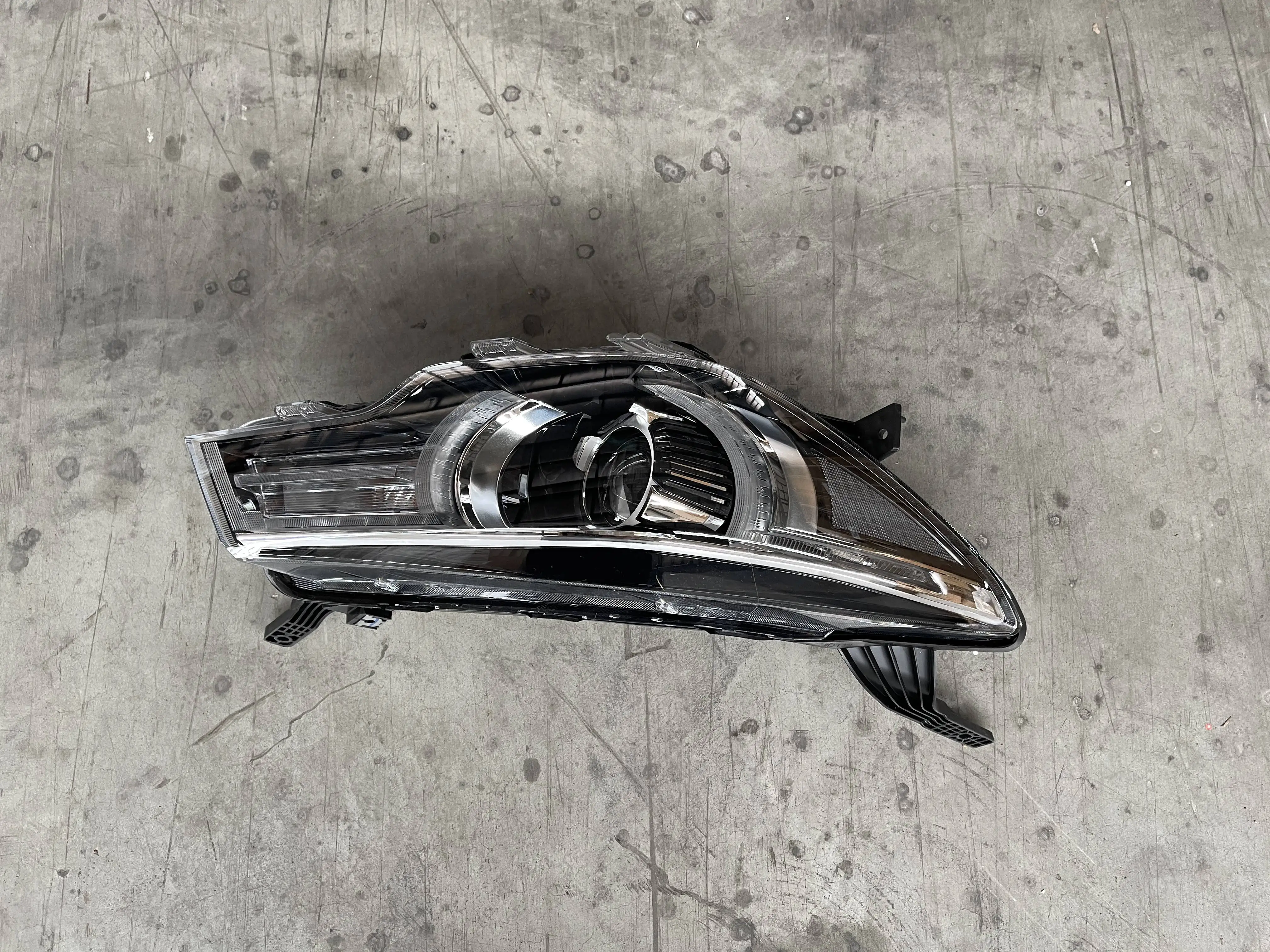 High Brightness Original Offical Genuine SAIC MG  Auto Body Parts Car Front Head Lamp/Headlight Assembly OEM 10703384 supplier