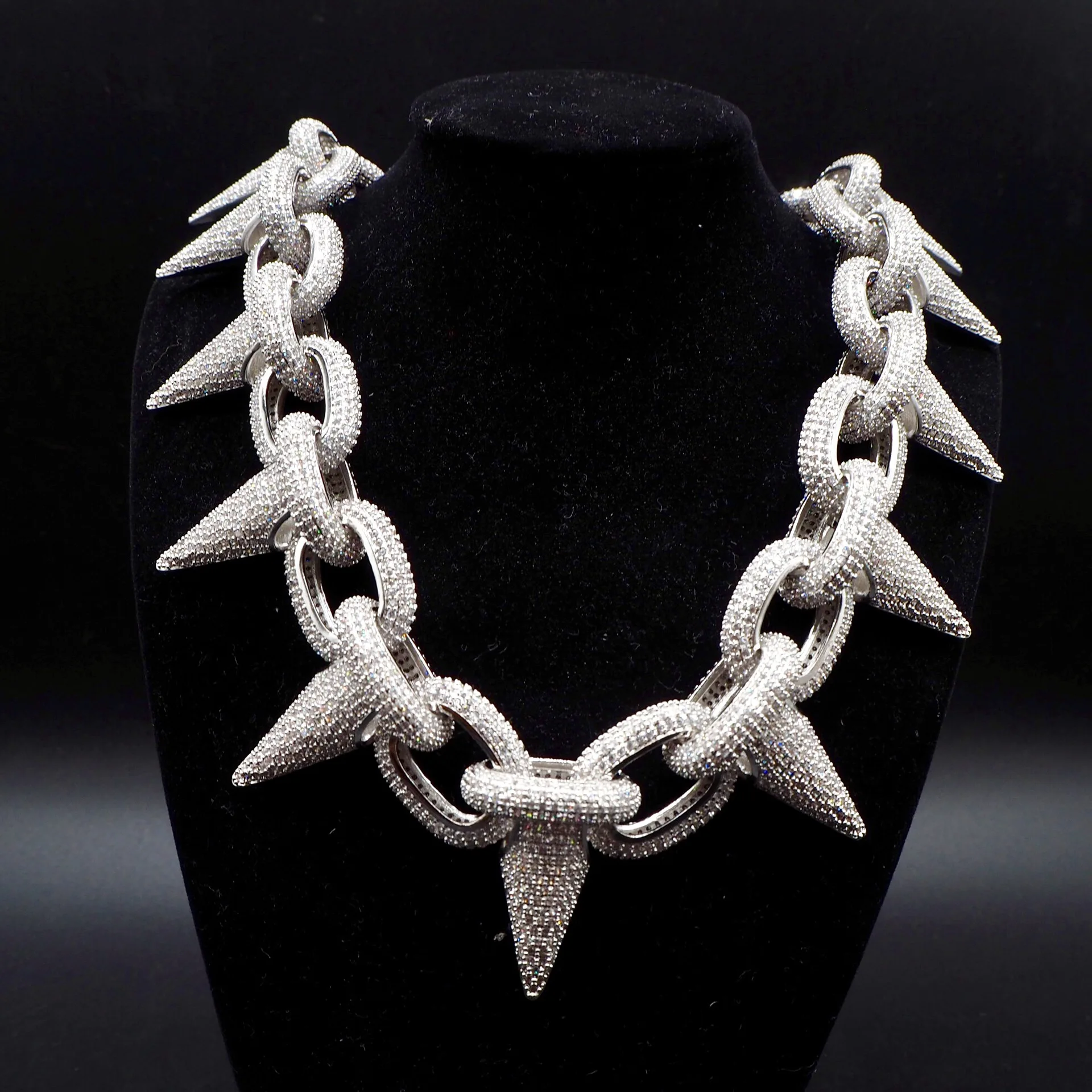 Thick Chain Spiked Stud Necklace 