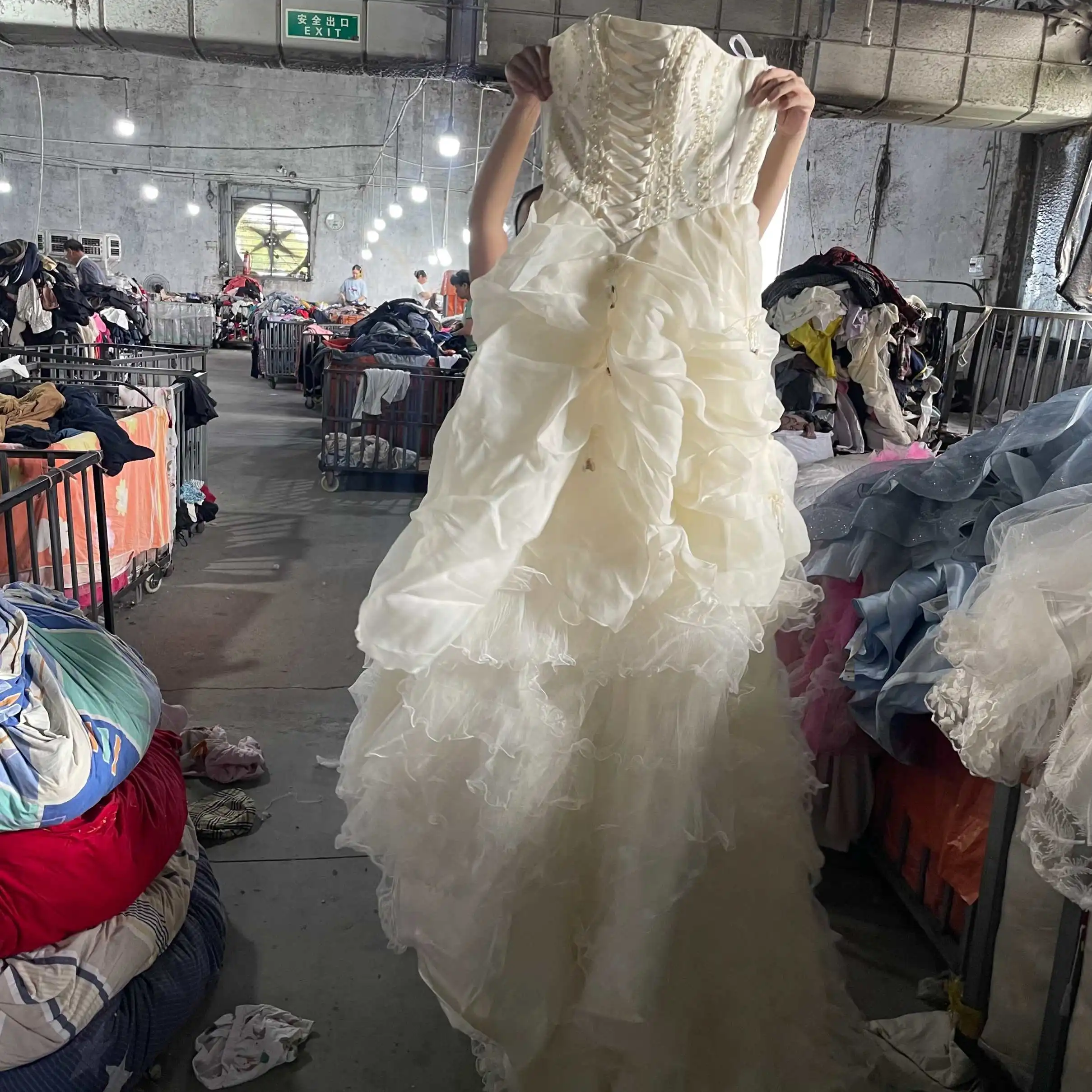 Second Hand Bride Dresses Mermaid White Wedding Dress Wedding Gown Women's Dresses Wedding Dresses Used Clothes Bale Second Hand Bride Dresses Mermaid White Wedding Dress Wedding Gown Women's Dresses Wedding Dresses Used Clothes Bale