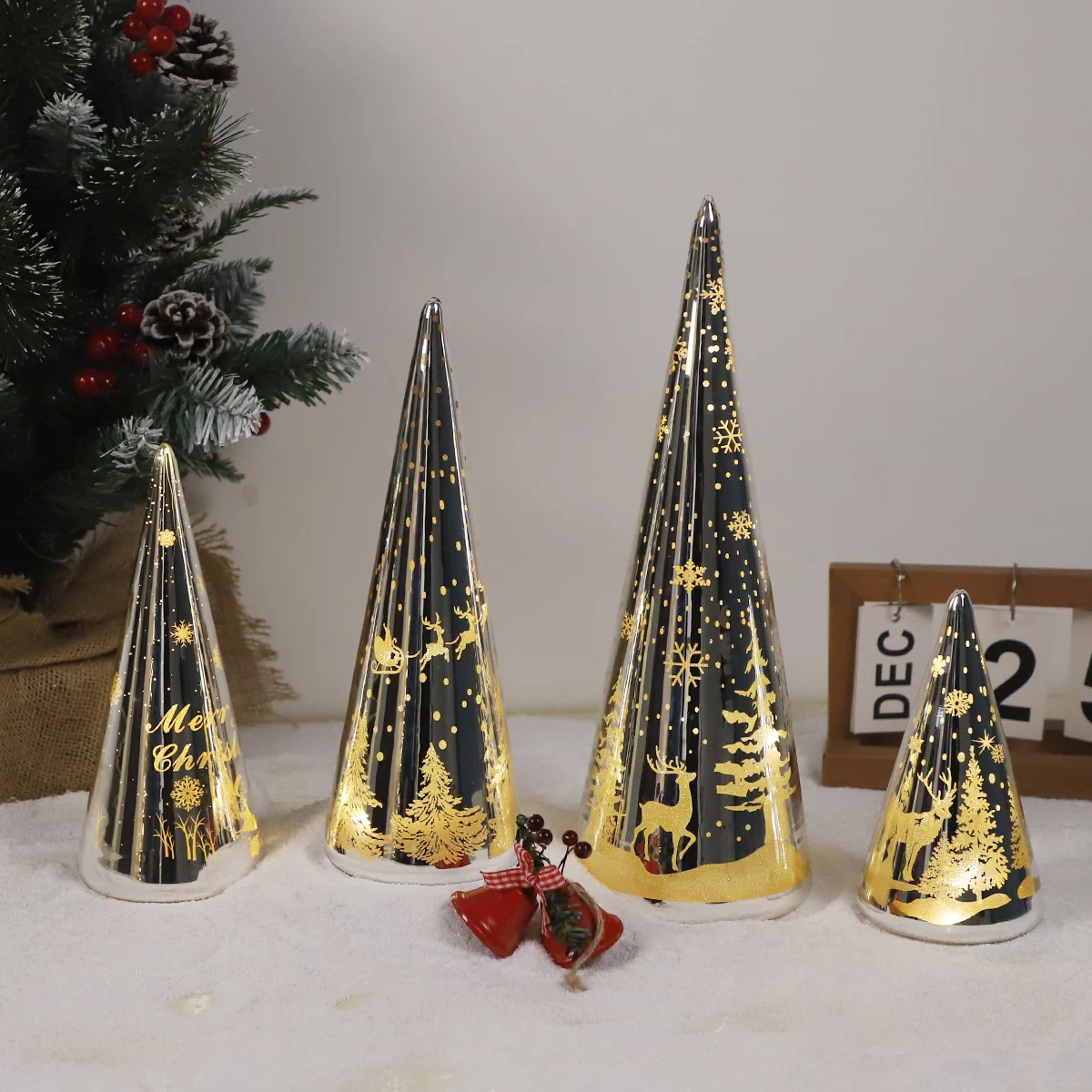 Luxury Golden Painted Christmas Tree Mercury Led Light New Year Festival Romantic Holiday Atmosphere Party Window Decoration