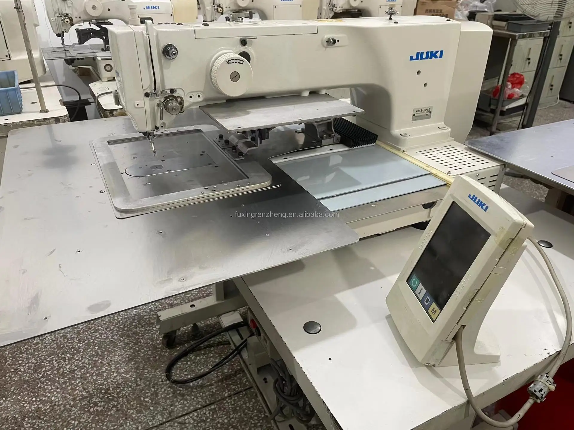 Jukis AMS-221E-3020HL Programmable Pattern Sewing Machine Sewing Area 300*200mm Suitable for Sewing Jeans Back Pockets