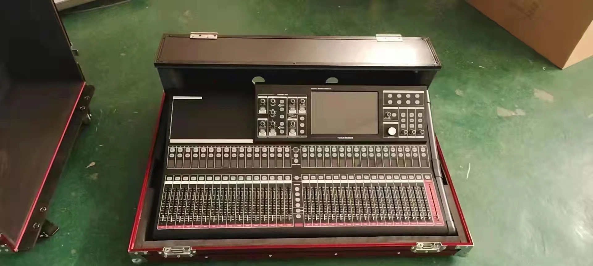 Mx32plus Digital Mixer+flight Case 32ch Digital Mixing Desk Console