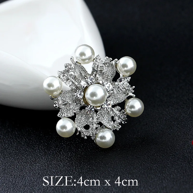 Glittering Imitation Pearl Crystal Snowflake Flower Design Brooch Pin Badge Fashionable Charming Dress Scarves Shawl Clip