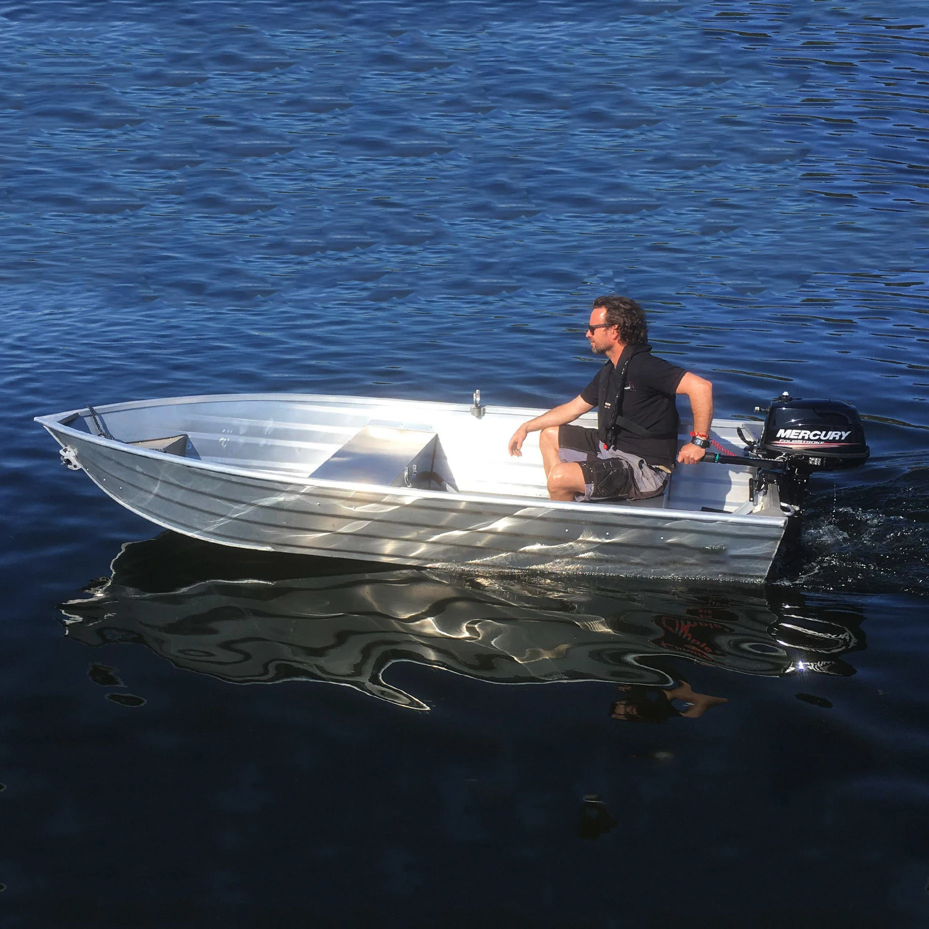 Sleek 4.8m Aluminum Sailboat with Foldable Keel for Competitive Sailing and Outdoor Fishing Rowing Boat Product Category