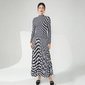 Miyake Women's Pleated Casual Style Two Piece Set Skirt and Stretch Top Made of Polyester Fabric Special Printed Skirt