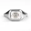Anillo de oro blanco de 14 quilates con diamante moissanita