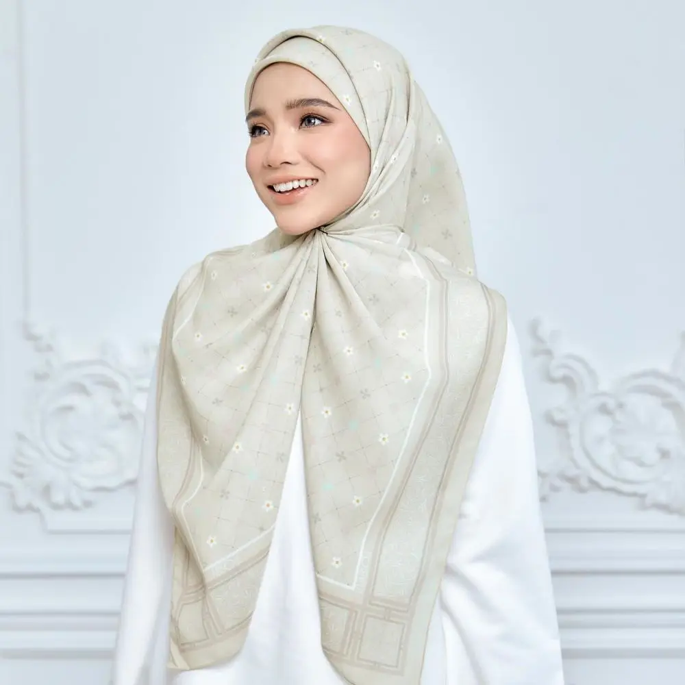 115*115cm Tudung Bawal Printed New Design Floral Cotton Square Scarf Shawl  Japanese Cotton Voile Hijab Supplier