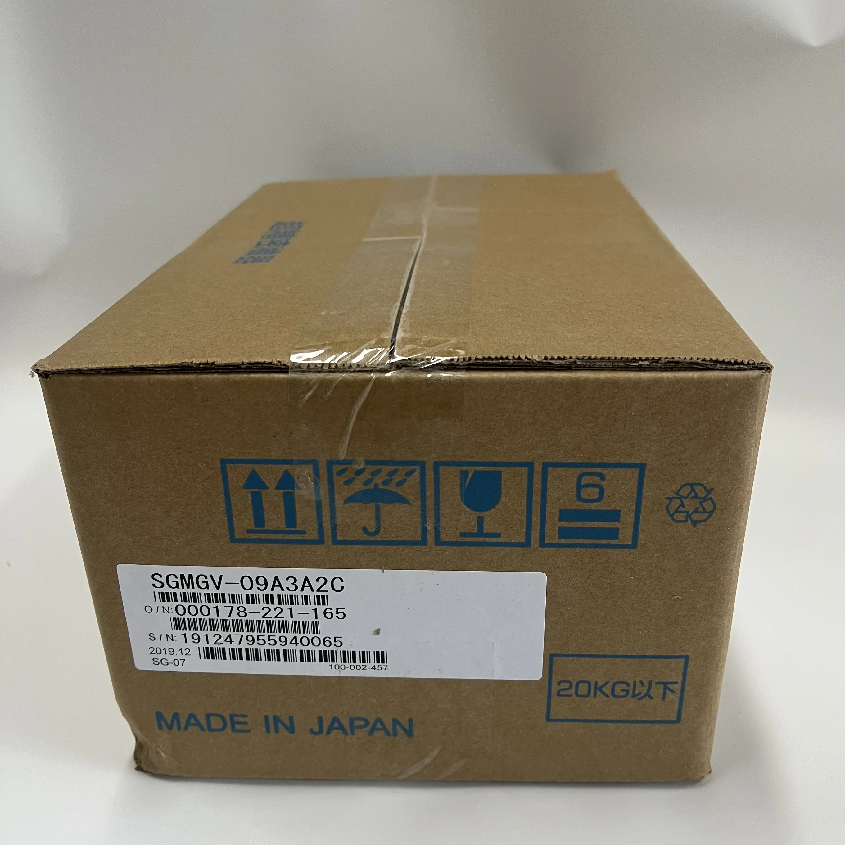 YASKAWA AC Servo Motor SGMGV-09A3A2C YASKAWA AC Servo Motor SGMGV-09A3A2C