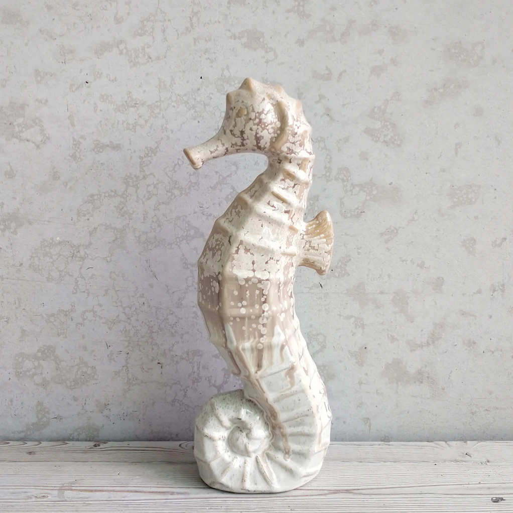 FANGSHENG Garden Tiles for Home Decoration Beautiful Decorative Seahorse Ornament Show Pieces for Bird Shape