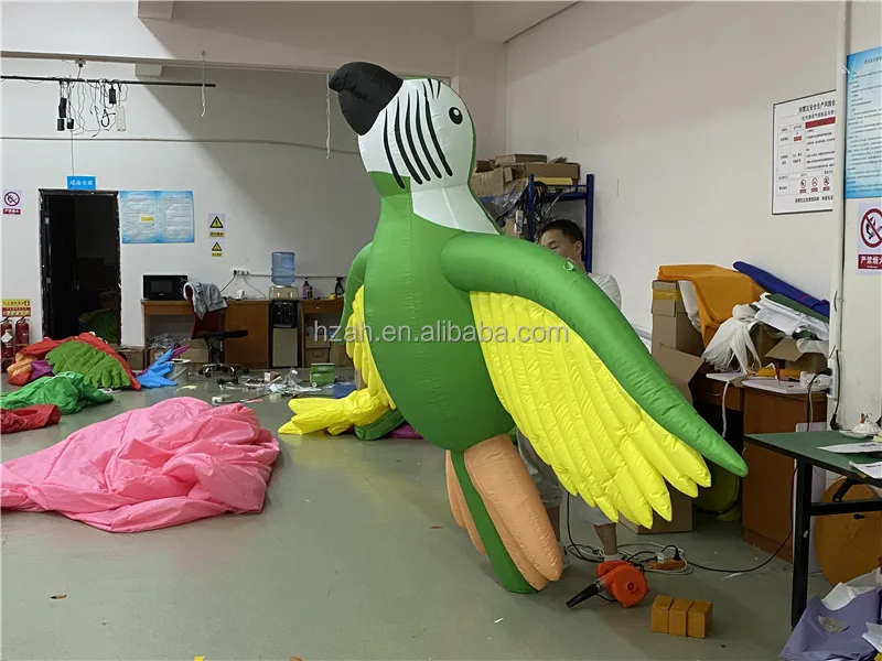 LED Light Inflatable Green Parrot Flying Bird for Nightclub Ceiling Decoration