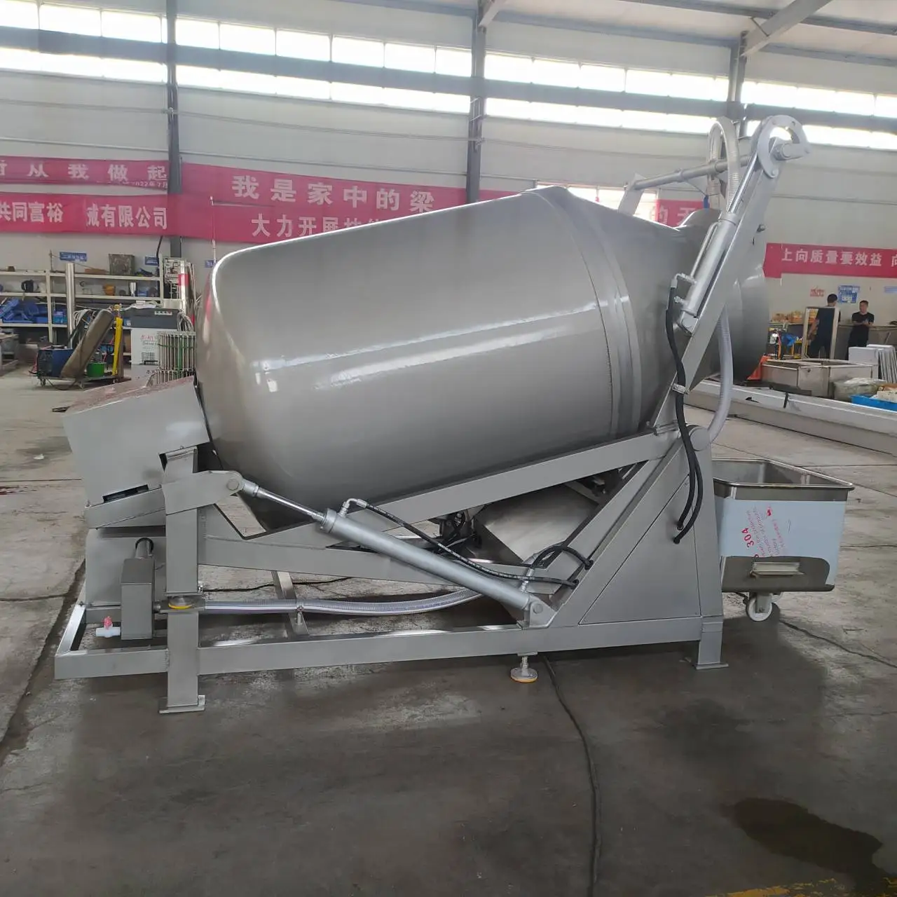 Automatic Marinating Marinator Salt Equipment 2000L Vacuum Machine 2500L Hydraulic Vacuum Tumbler for Meat Processing details