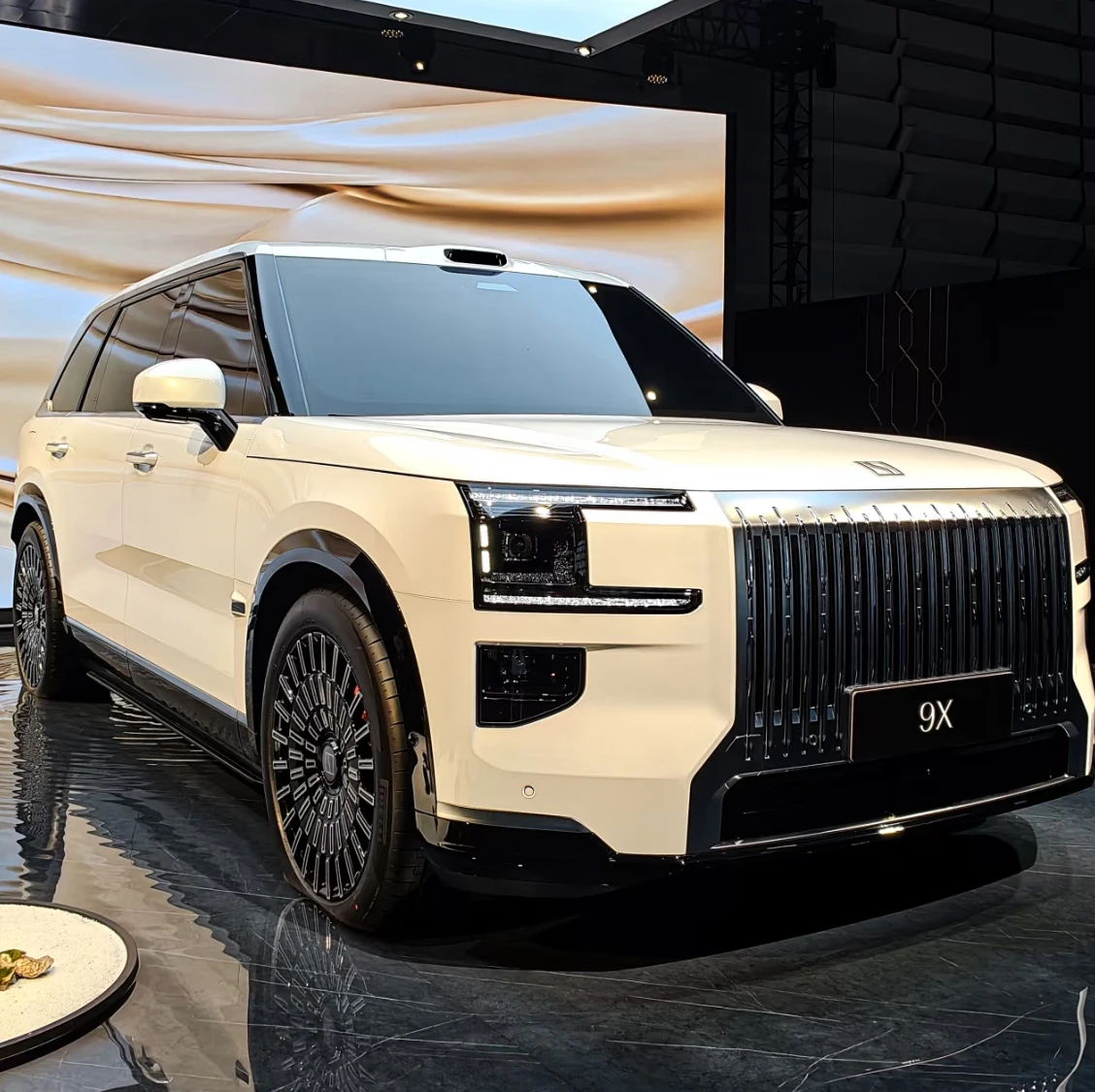 2026 Zeekr 9X Plug-in Hybrid SUV - Geely's New Energy Vehicle