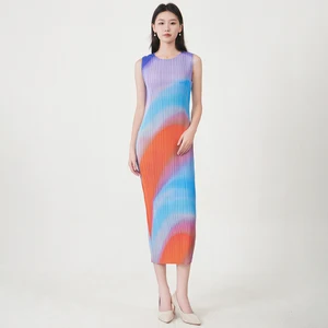 Women Clothing Wholesale Women's Pleated Dress Design Sense Stretch Print Straight Dress Gradient Color Elegant Sleeveless Dress