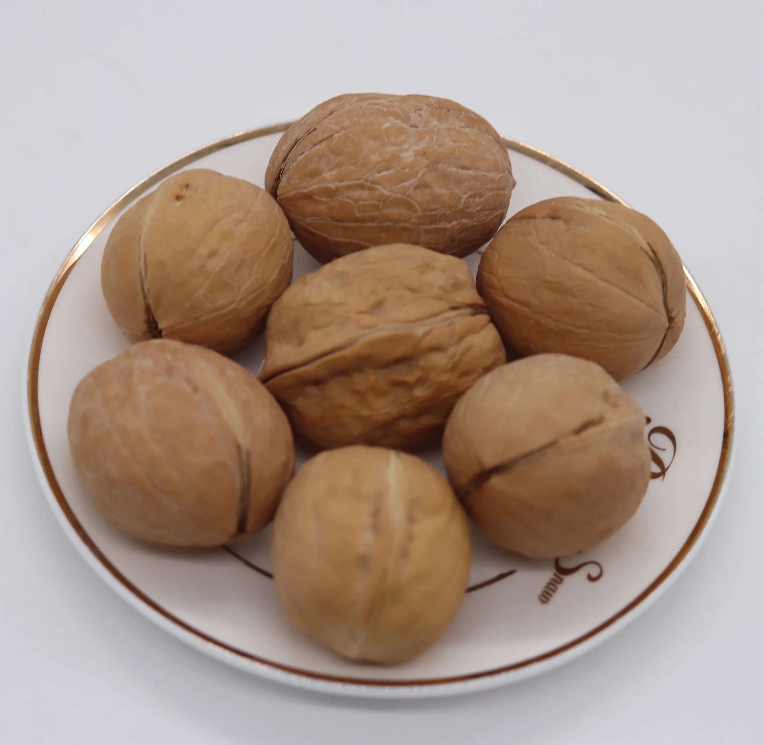 Environmentally friendly healthy nut snacks nuts thin-skinned walnut