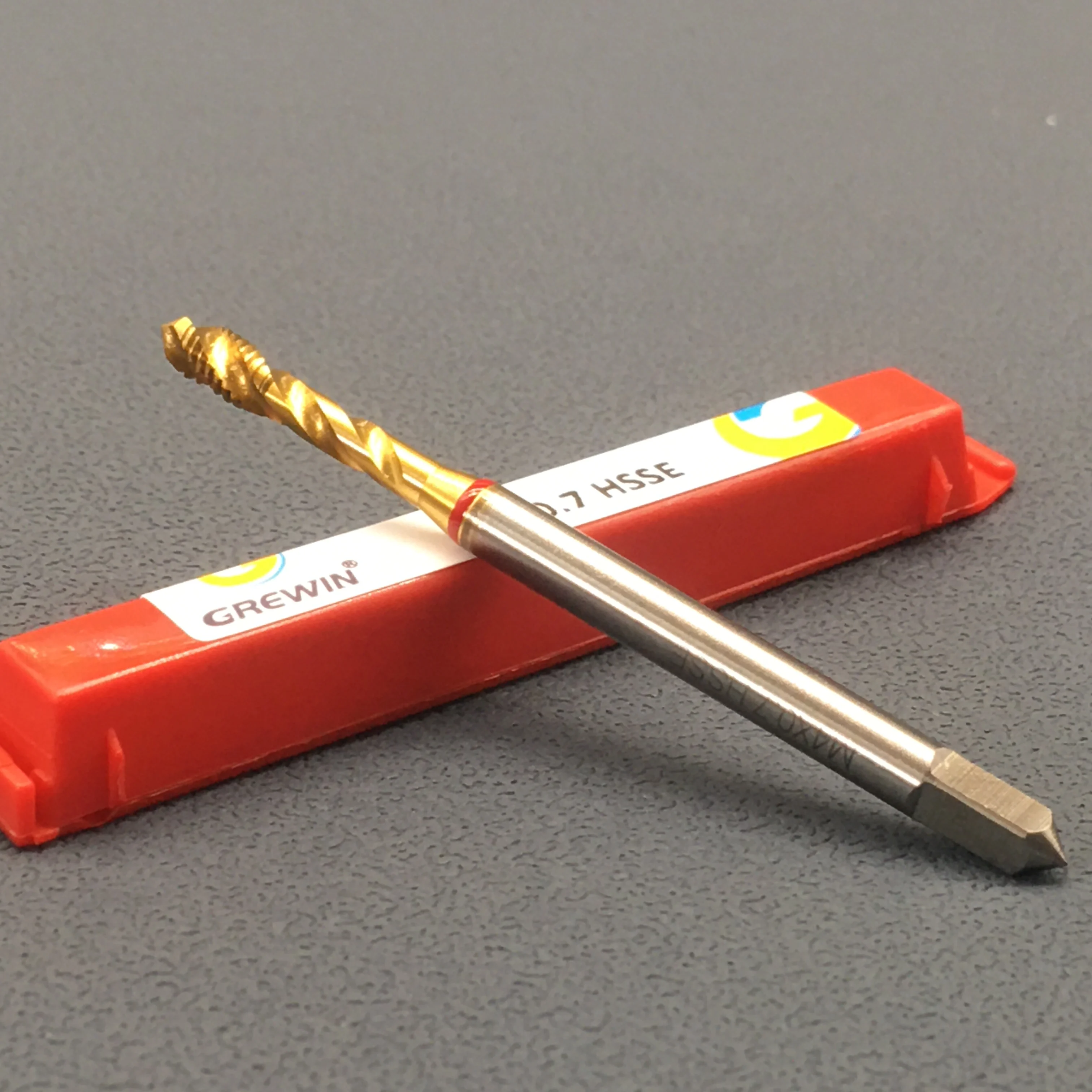 Coweedin Standard Metric Thread Spiral Taps Hssm35 M4*0.7 Single Red