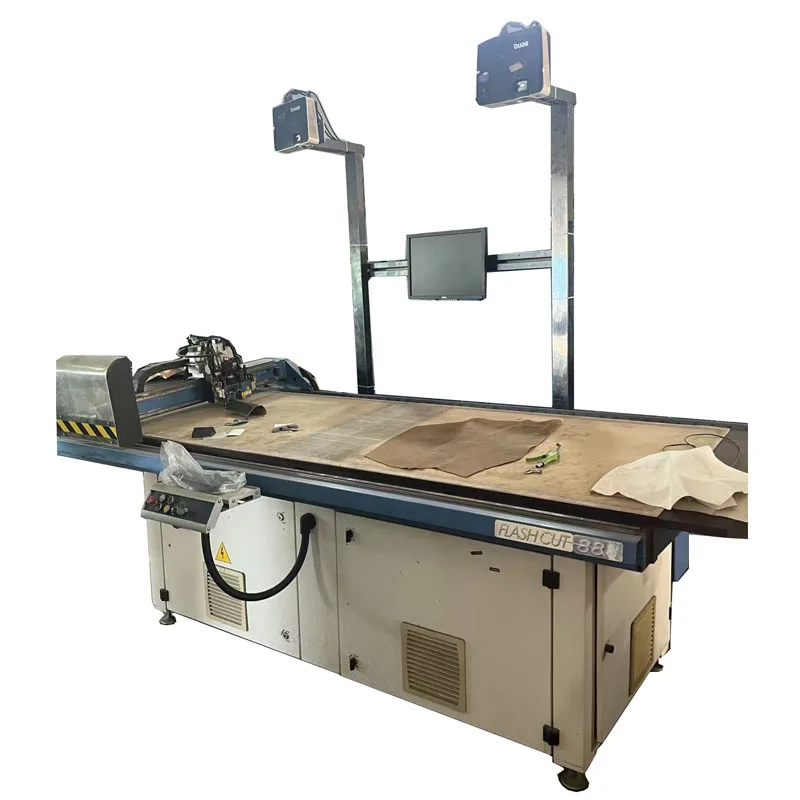 Used ATOM FLASHCUT FC888 CNC Leather Cutting Machine - Oscillating