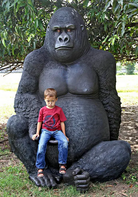 K300 Chimpanzee Seating Sculpture - Eco-Friendly Outdoor Art