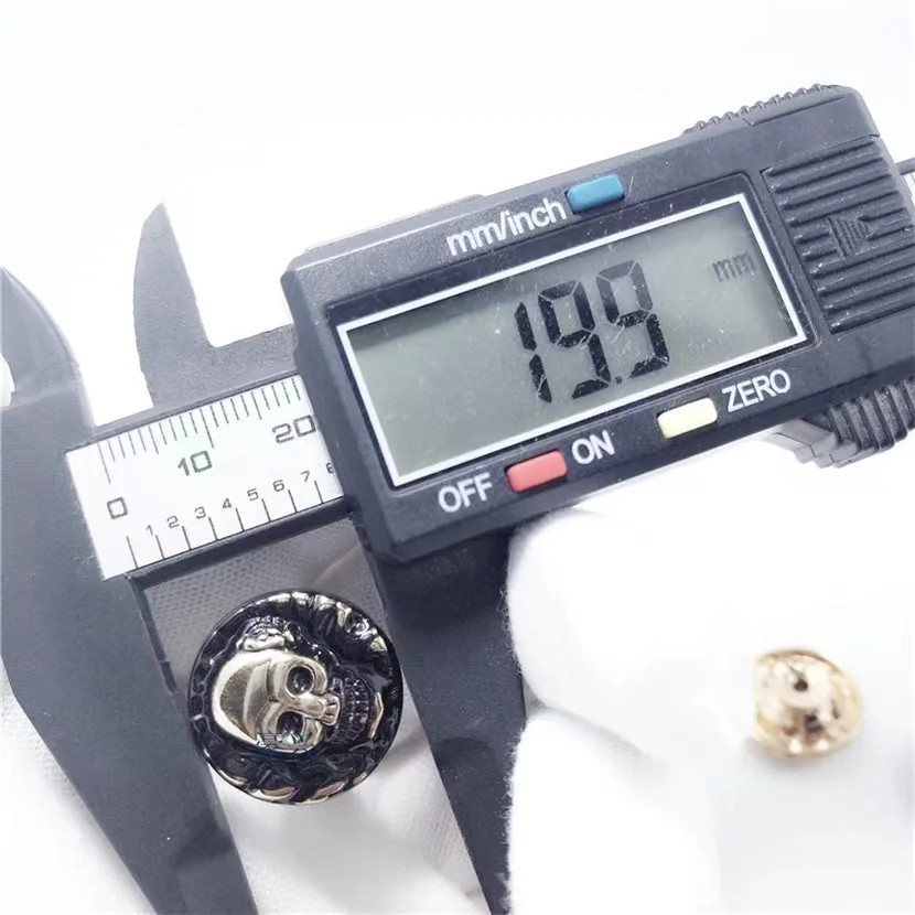 Metal Ghost Head Skull Grease Button Custom Logo New Design Luxury Gold Metal Zinc Alloy Garment Denim Jeans Button