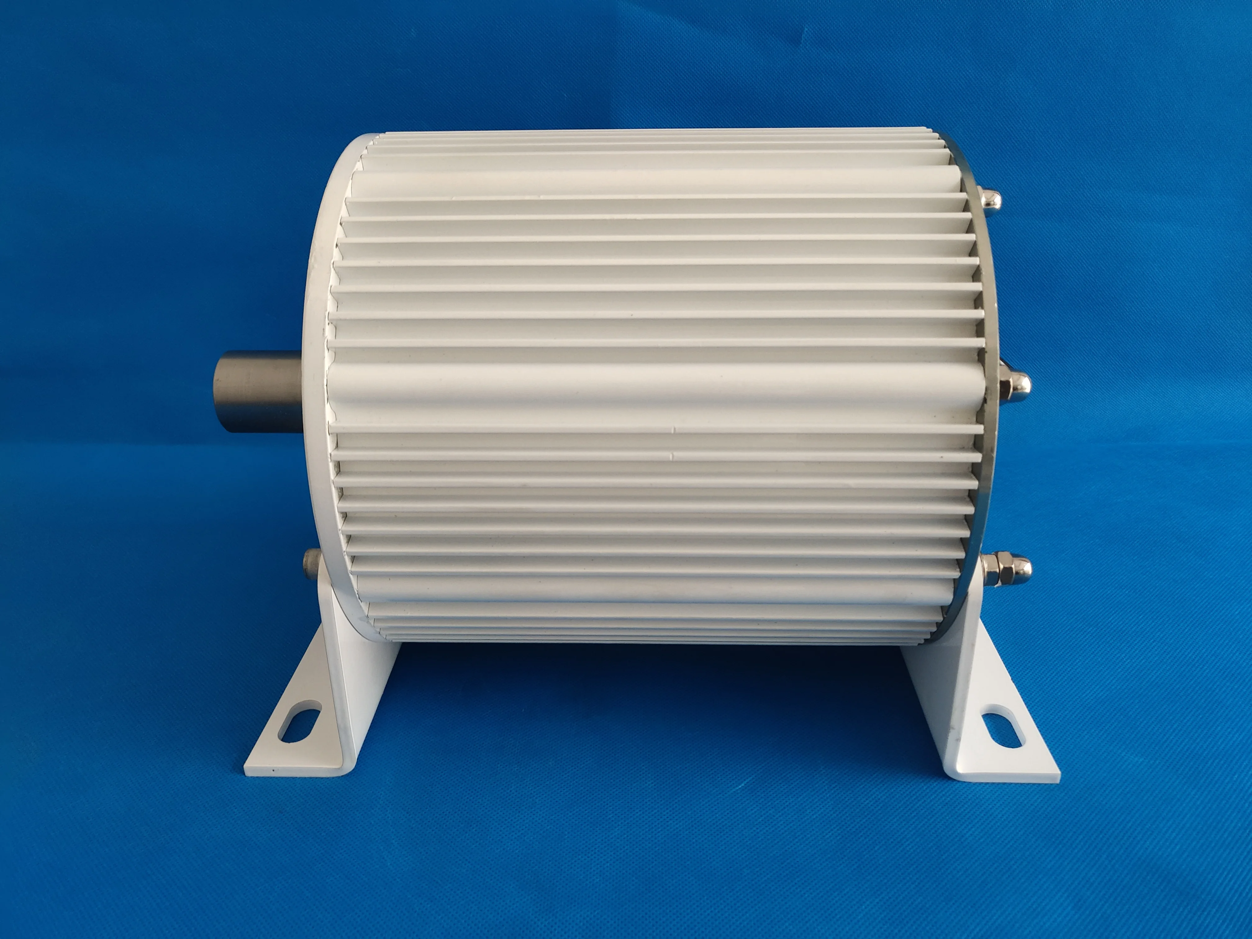 Factory Price Big Generator AC Alternators 1kw 5kw 10kw 24V 48V 220V Gearless Permanent Magnet Low RPM for Wind Water Turbine