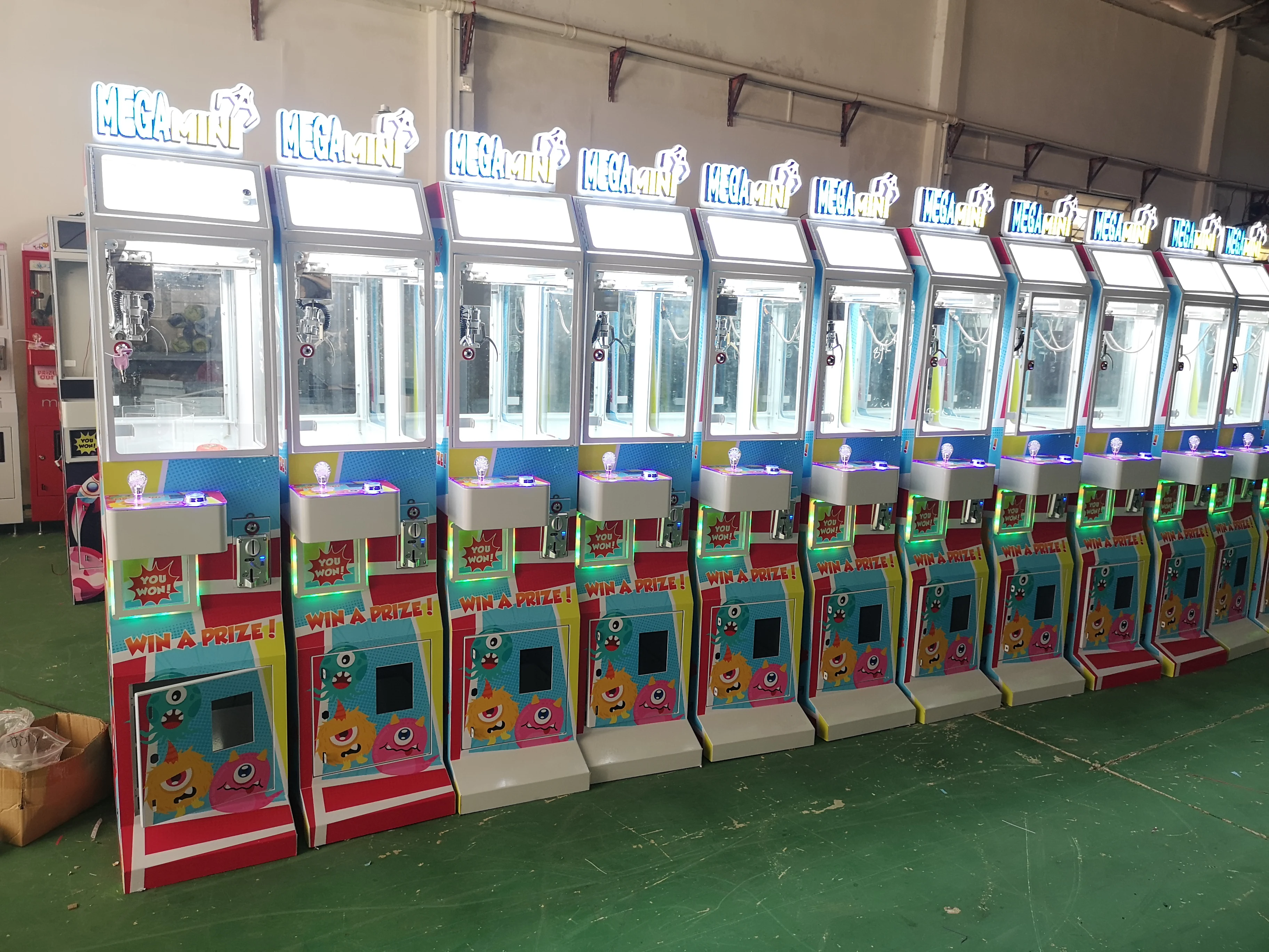 Lifun Customized Small Mini Mega Rent Claw Machine Toy Prize Doll Crane Game Machine with Bill Acceptor