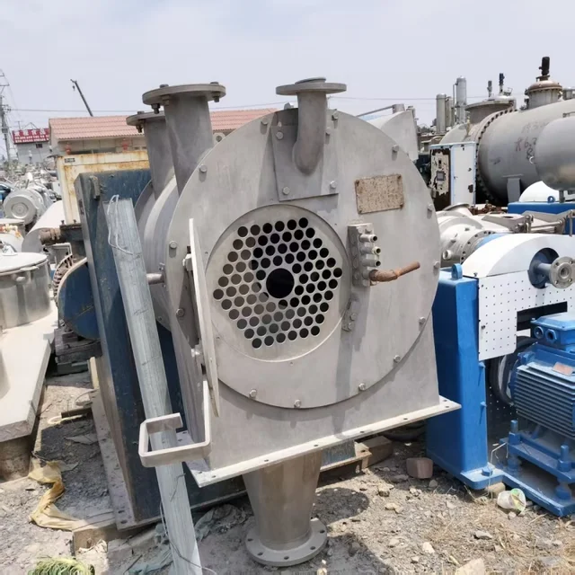 The pusher centrifuge is used for the separation of degreased oils in dairy products, etc