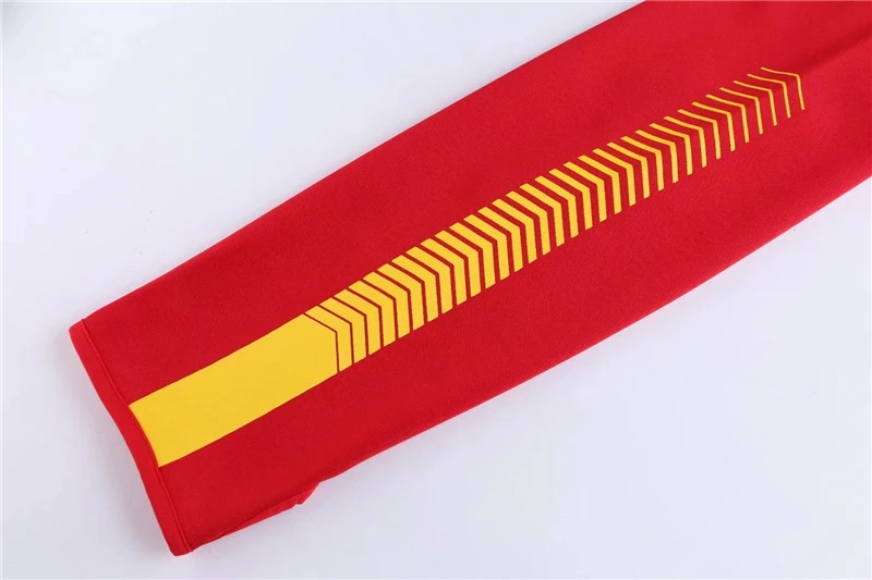 Men's Custom Soccer Football Tracksuit Breathable Active Wear for School Training Wholesale Blank Sets