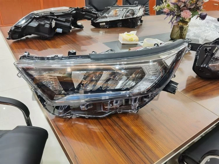 前大灯81185-42841 81145-42841汽车照明系统汽车前照灯丰田RAV4欧洲版