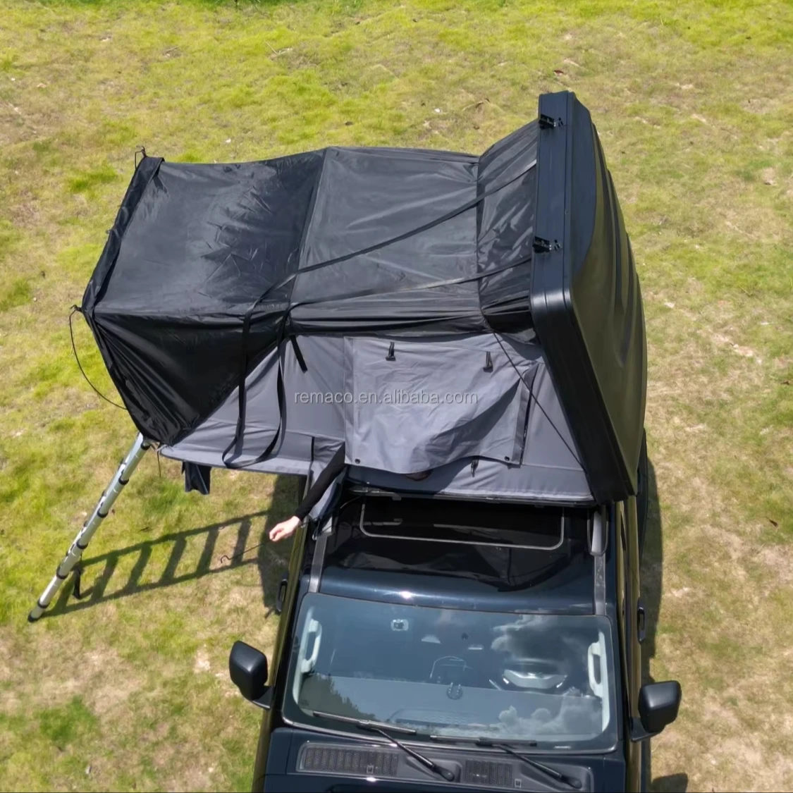Remaco Waterproof Travelling Camping Land Cruiser Hard Shell Car Roof Top Tent Folding Flip Open Truck Rooftop Tent for Sale