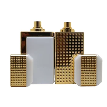 2020 Yunwu Manufacturer Wholesale A2986 Gold Cap Black Luxury Refillable Custom 110ml Spray Empty Glass Perfume Bottle