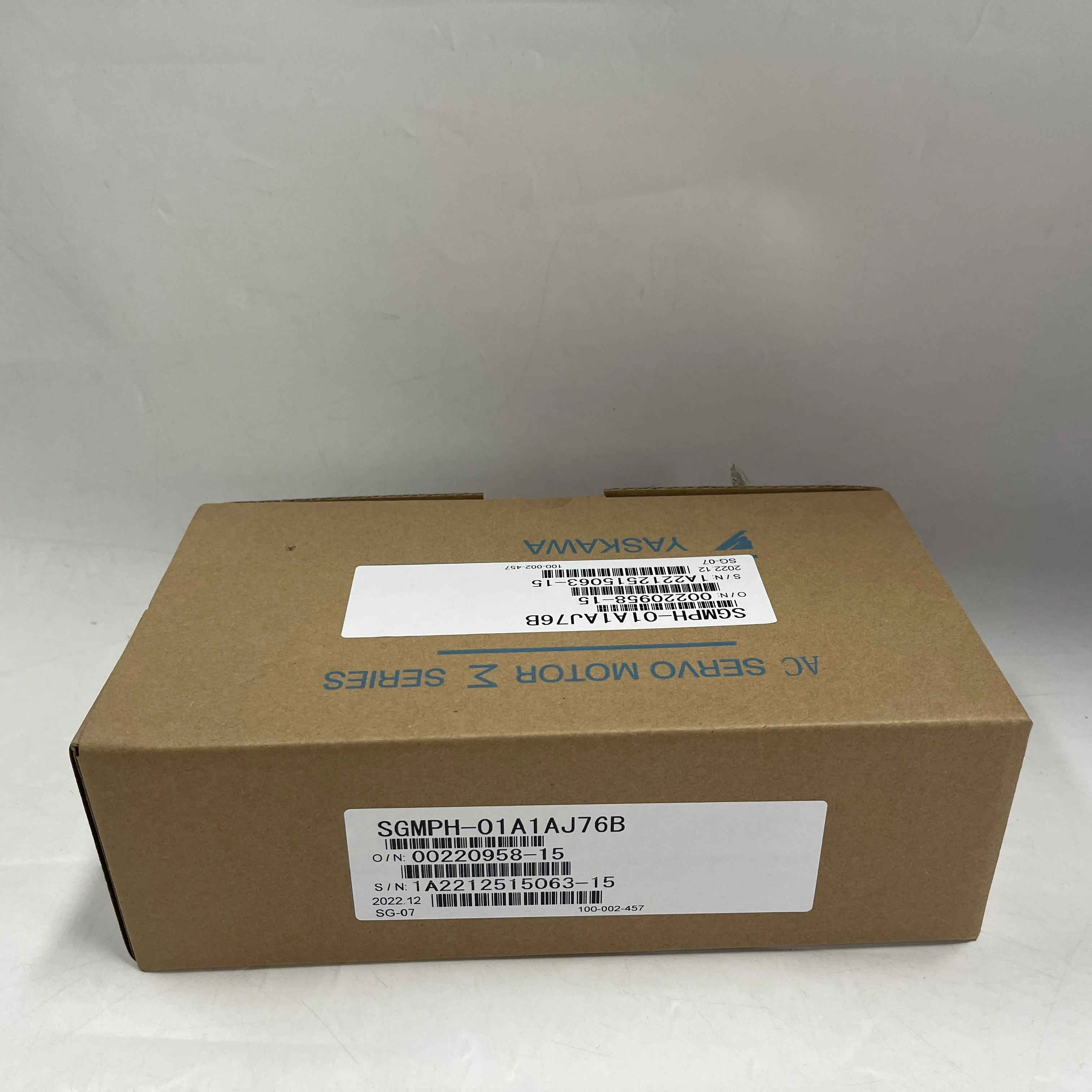 YASKAWA AC Servo Motor SGMPH-01A1AJ76B YASKAWA AC Servo Motor SGMPH-01A1AJ76B