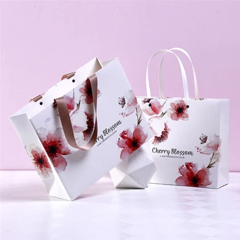 Creative Gift Bags Shopping Clothing Store Gift Paper Packaging Bags Printed Logo Clothes Shoes Gift Packaging Bags Customized