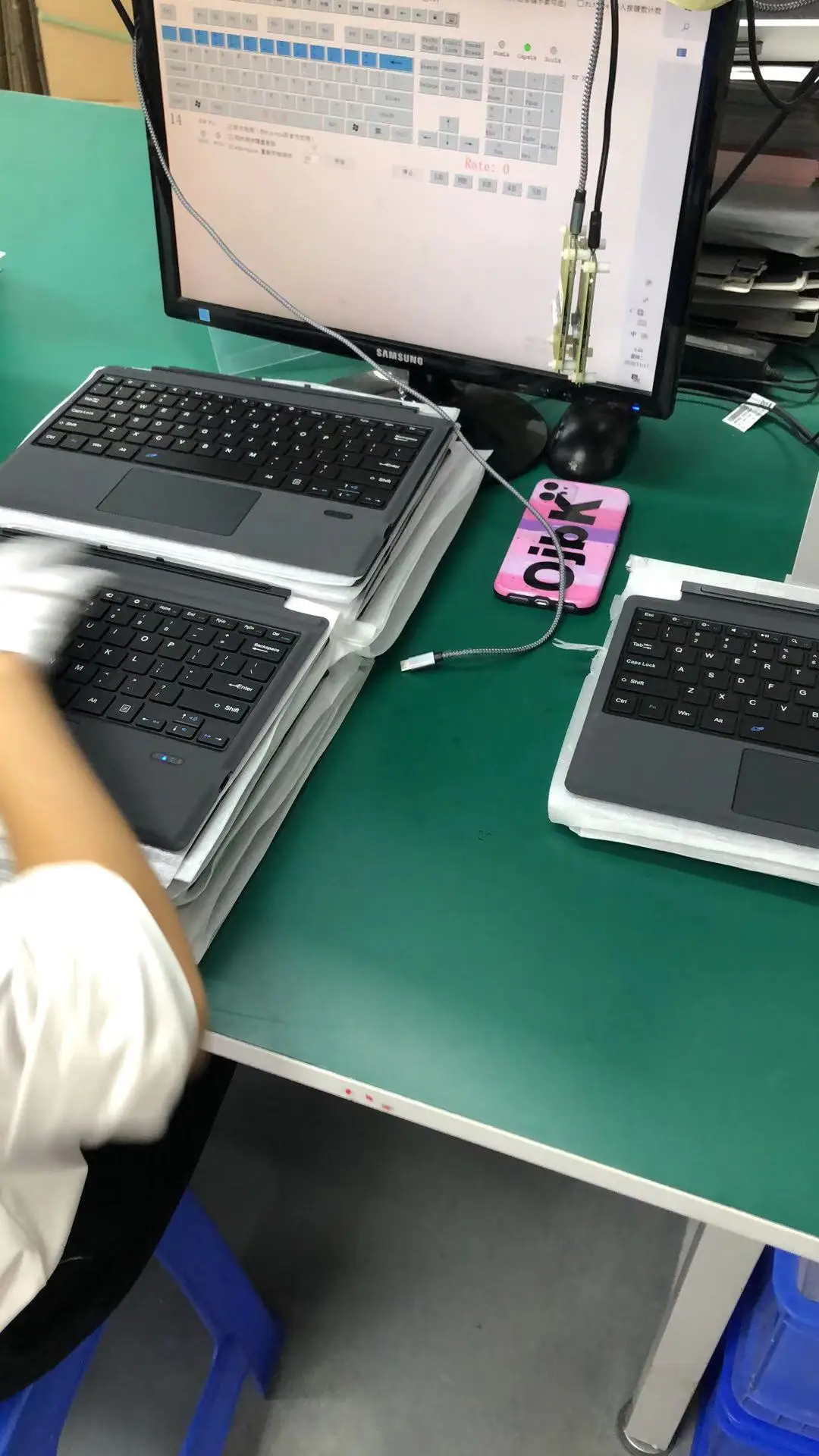 universal-slim-portable-wireless-keyboard-with-touchpad-for-ipad