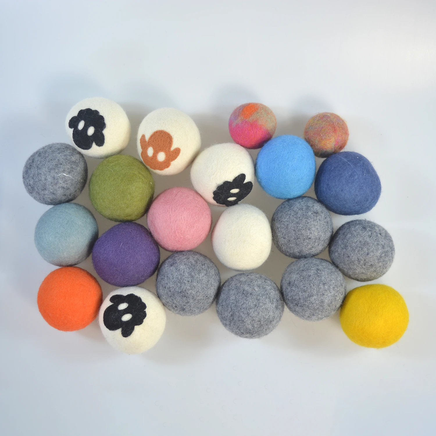 Premium White New Zealand Organic Sheep Felt Tumble Wool Dryer Ball