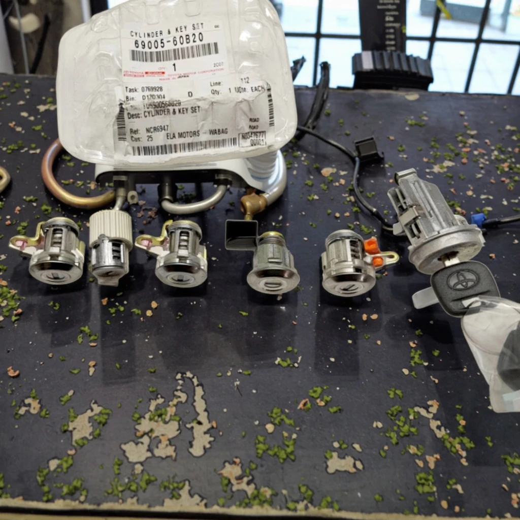 KEI 5番 Ignition Switch with Keys for TOYOTA Land Cruiser Hzj79