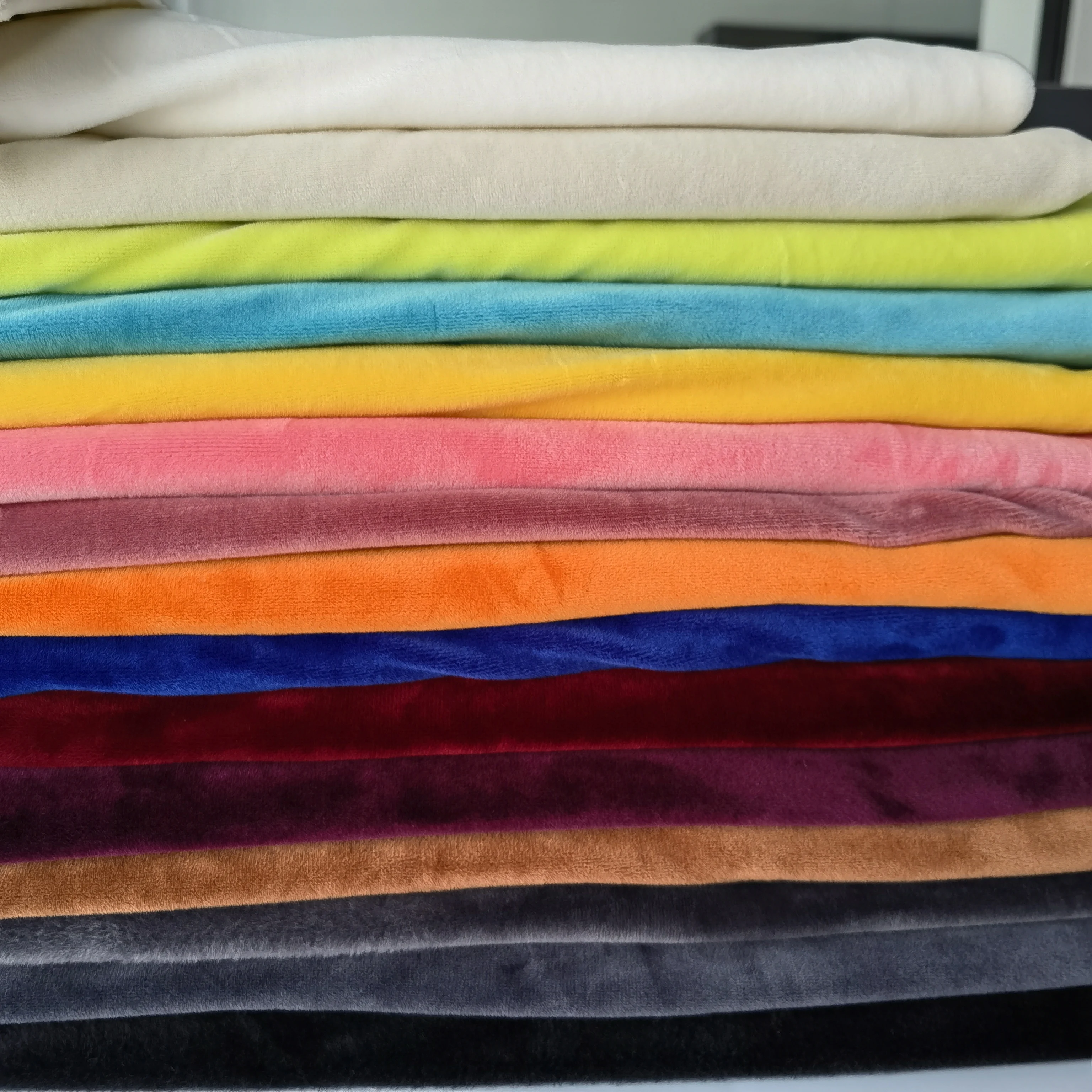 China Manufacturer Baby Face Silver Fox Velour Stretch Super Soft Sofa Upholstery Toys Dress