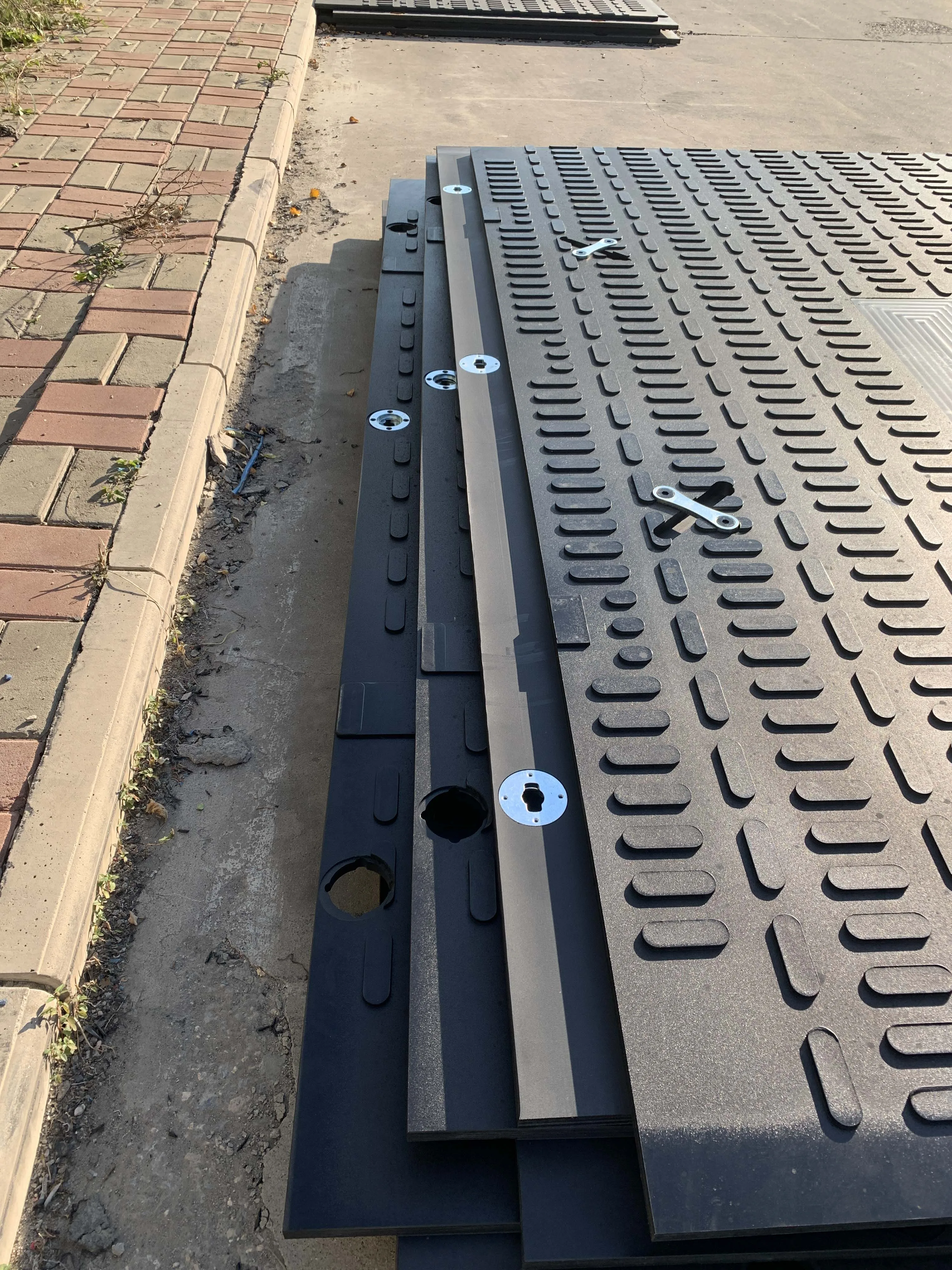 Heavy Duty Composite Overlapped Durabase Interlocking Overlapping Access Rig Mat Temporary Road Mats