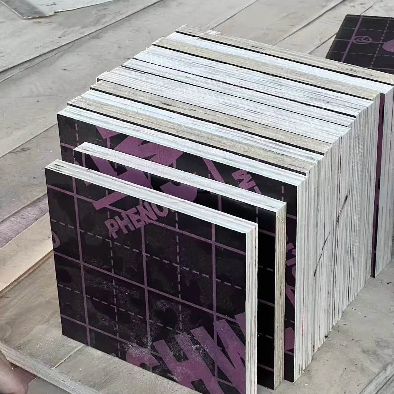 1220*2440 Black Melamine Film Faced Plywood Shuttering Plywood for Concrete Formwork Stocks in Thailand Chonburi Warehouse