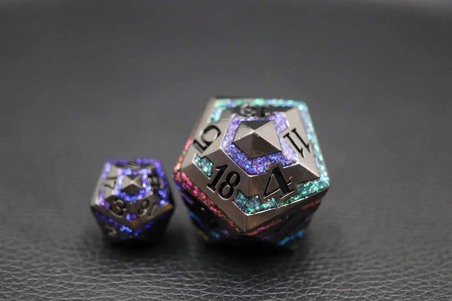 Oversize Stripe Metal 33mm D20 Zinc Alloy Polyhedral Dice for DND Games Different Colored Oversize Stripe Metal 33mm D20 manufacture