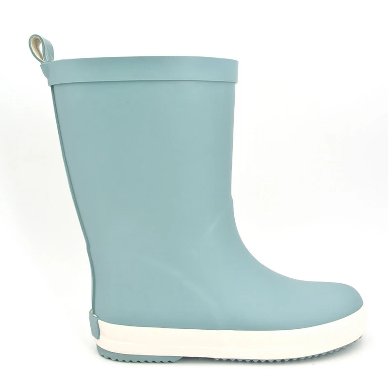 fashionable rain shoes