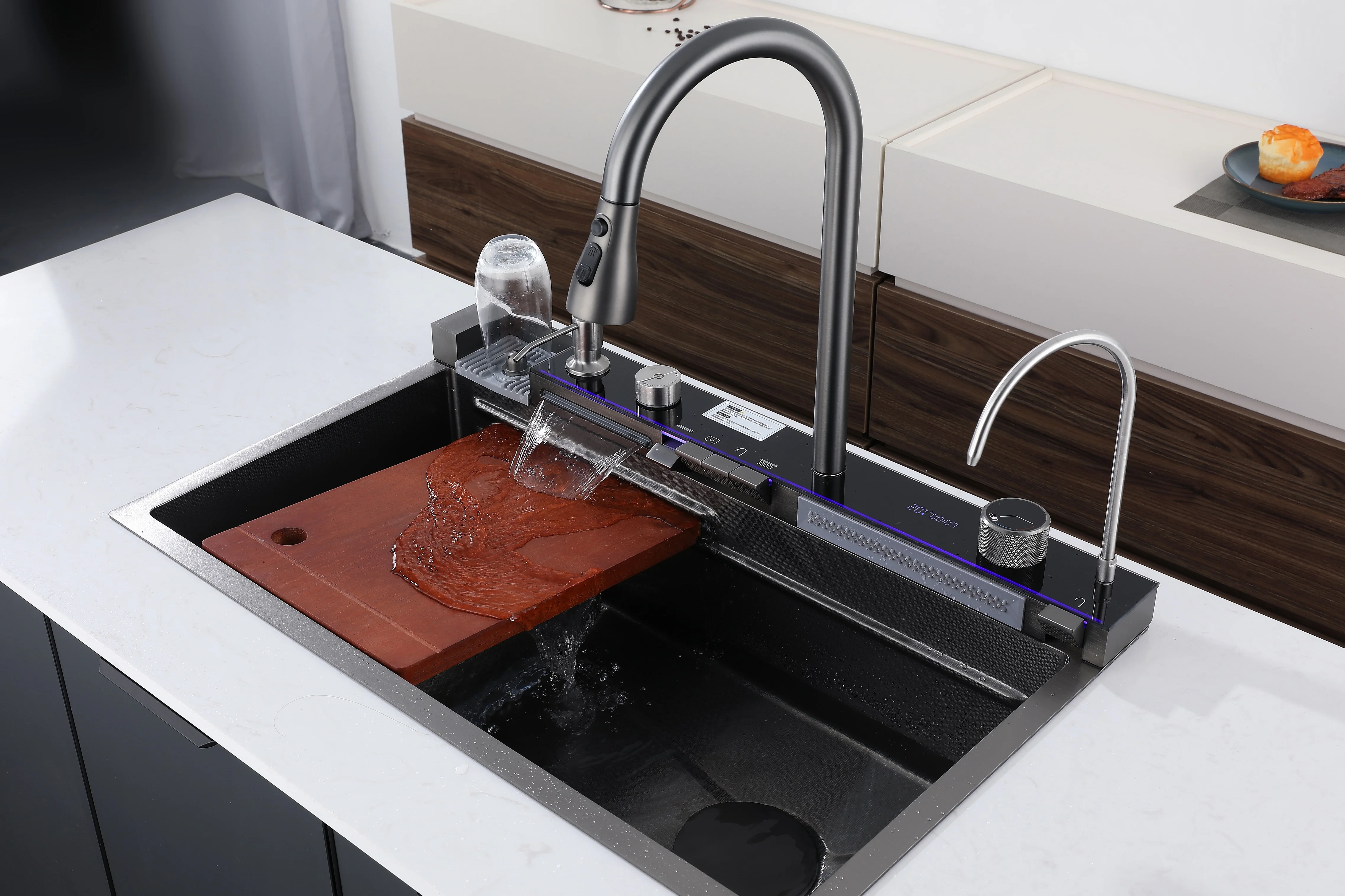 30x18 Inch Smart Kitchen Sink With Digital Display Pull-Out Faucet – Gun Gray – Senlesen
