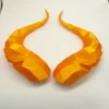 Casque orange en soie avec cornes de diable - 11 cm de hauteur - Adhésif 3M